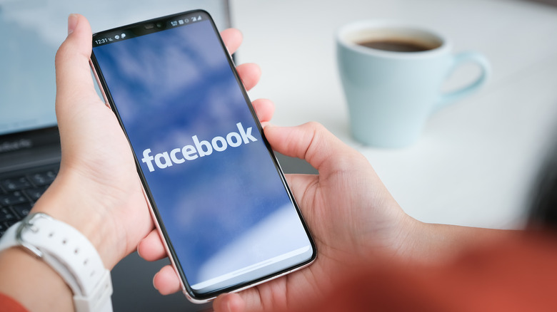 facebook app smartphone