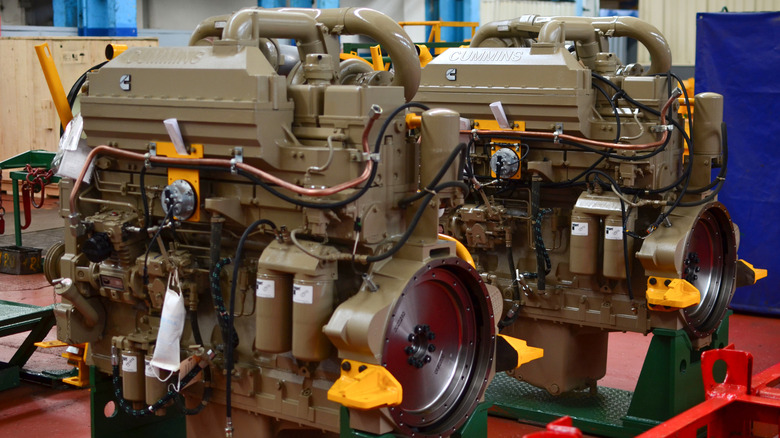 Heavy duty Cummins diesel engines for mining trucks up close