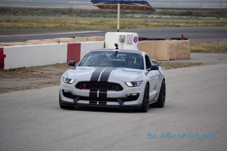 slashgear-gt350r-IMG_0915