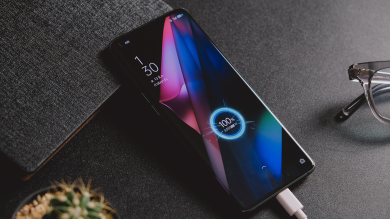 Charging Oppo Find X3 Pro