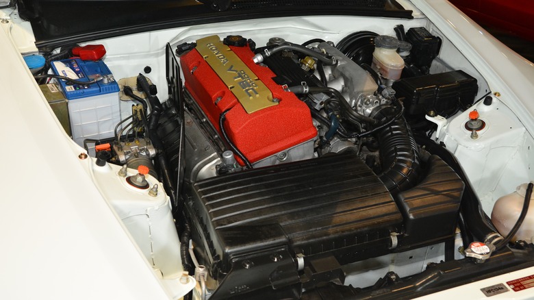 Honda S2000 F20C engine