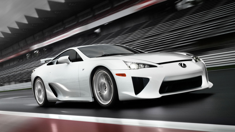 Lexus LFA track driving