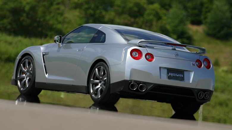 nissan r35