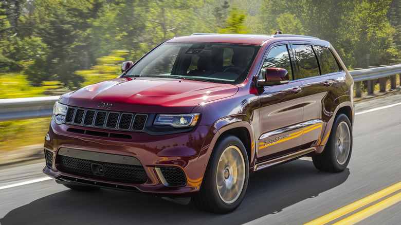 Jeep Grand Cherokee Trackhawk road driving