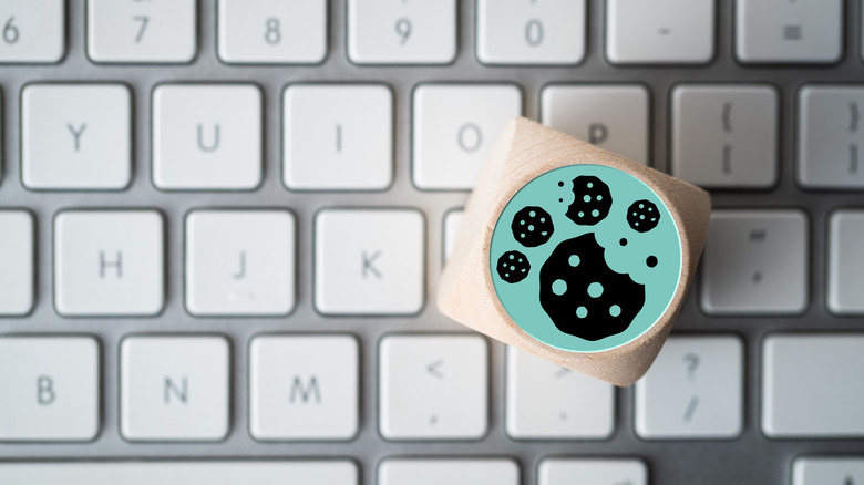 cookie icon on a laptop keyboard