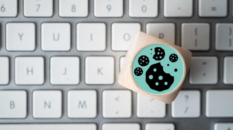 cookie icon on a laptop keyboard