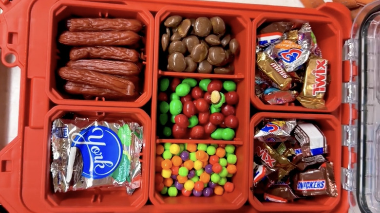 packout bins with snacks