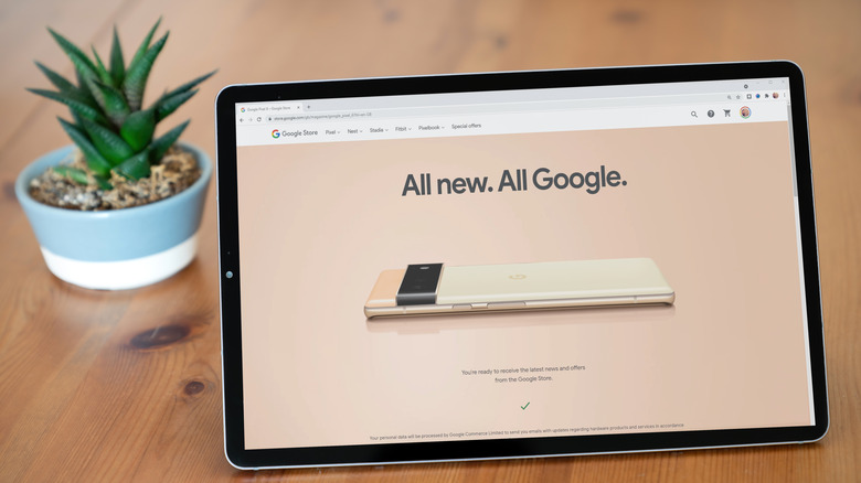 Unnamed tablet showcasing the Pixel 6 Pro.
