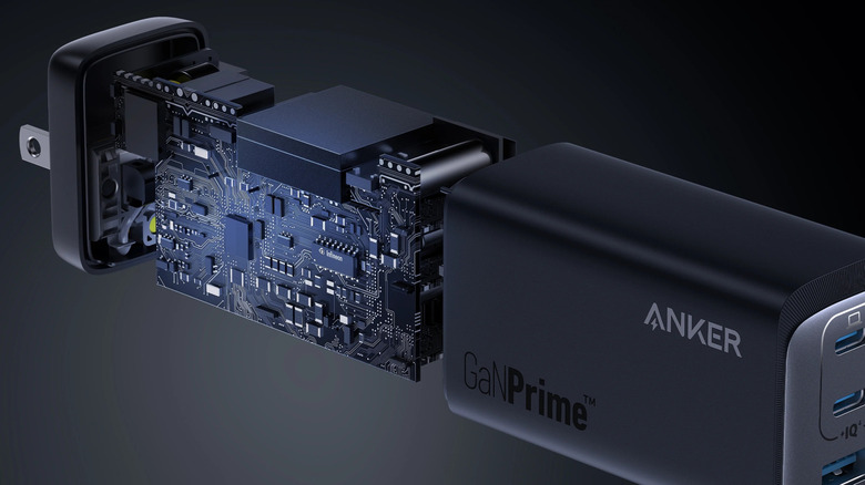 Graphic showing interior of Anker GaN Prime charger