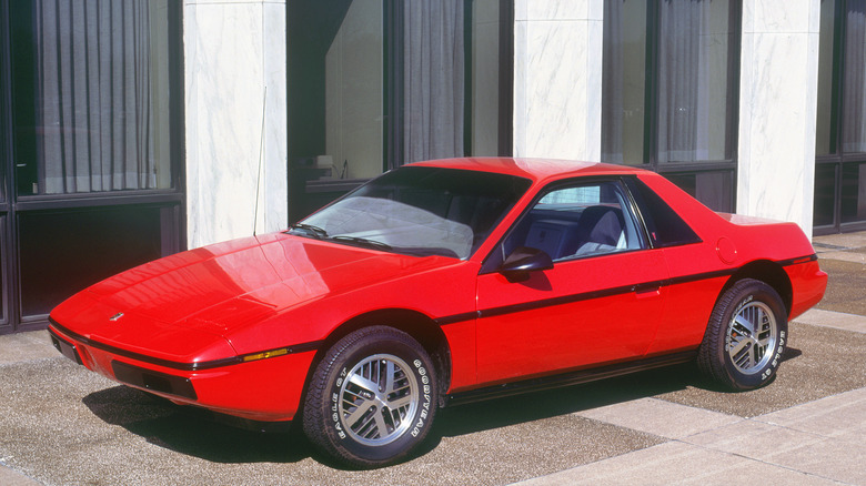 Pontiac Fiero driver side exterior