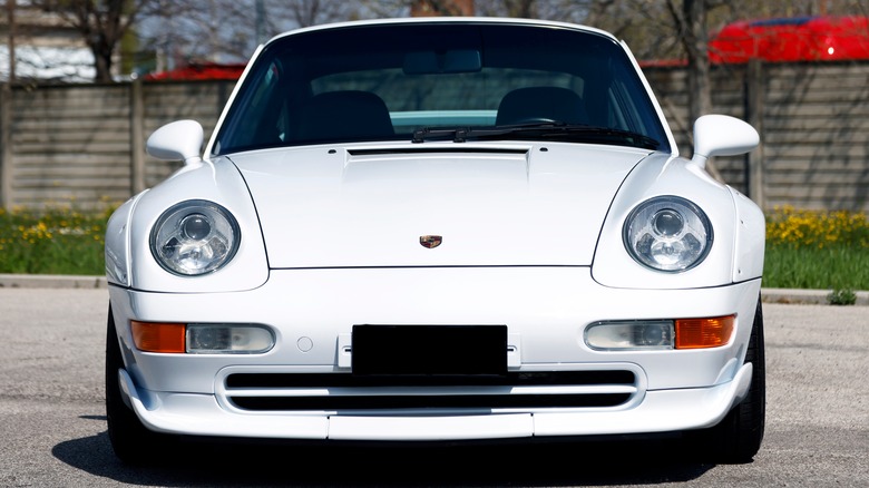 White Porsche 993 centered