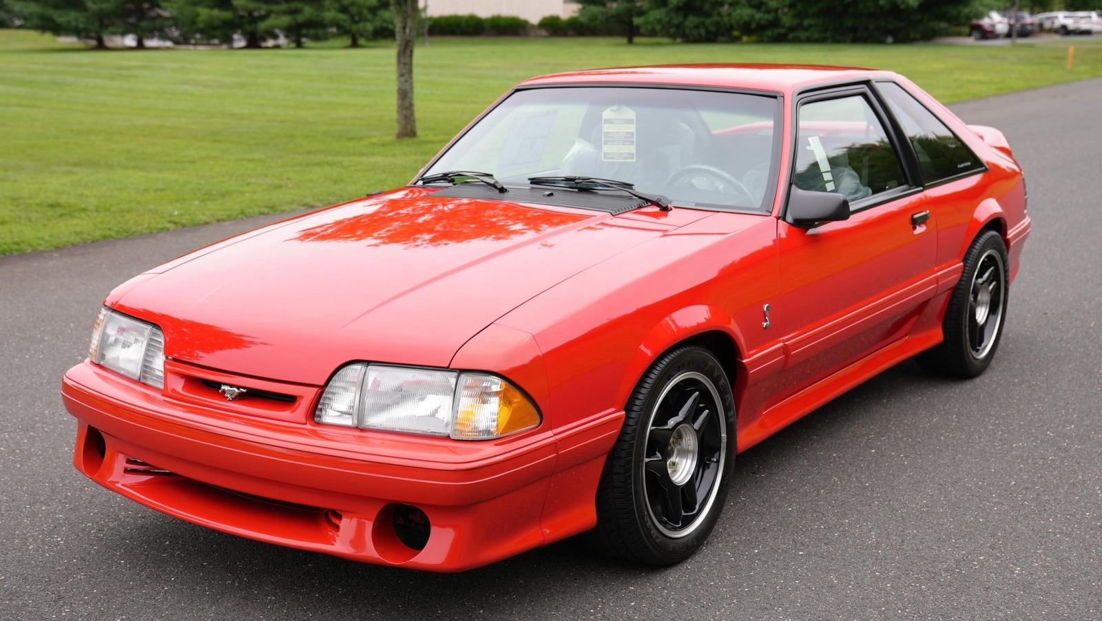 Here’s Why The Rare 1993 Mustang SVT Cobra R Is So Valuable Today – SlashGear