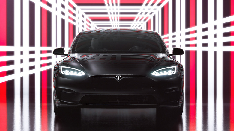 Tesla Model S Plaid showroom