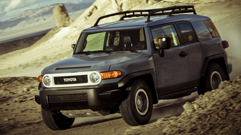 2014 Toyota FJ Cruiser off-roading