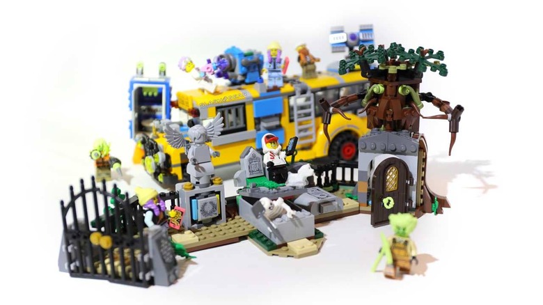 Hidden Side Paranormal Bus LEGO With Graveyard Mystery - SlashGear