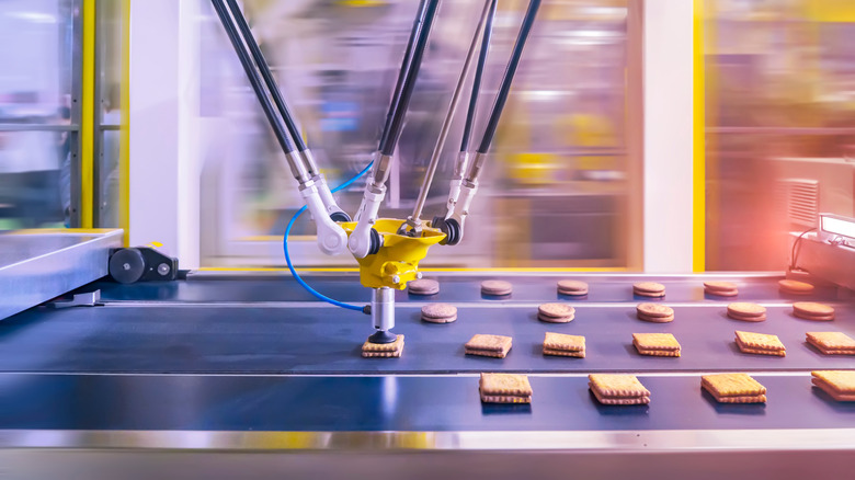 Robot making food