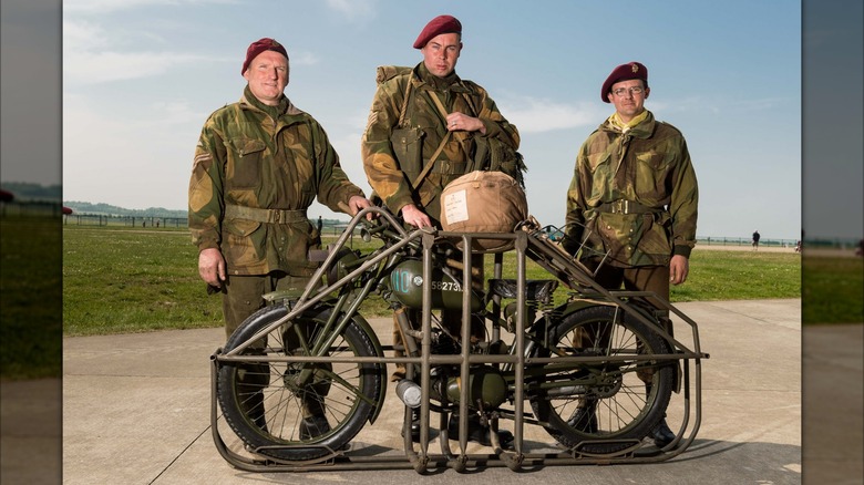 Royal Enfield WD/RE Flying Flea with British paratroopers