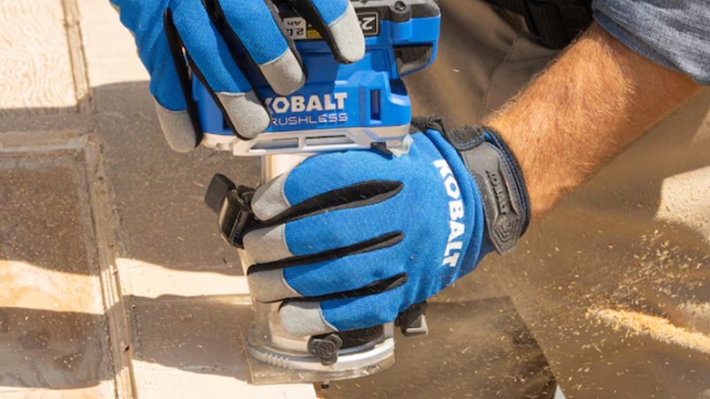 using a Kobalt router on a door