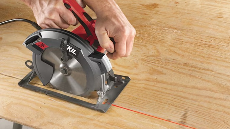 cutting with Skil circular saw