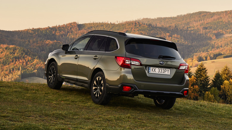 subaru outback 2019 model off-road in mountains