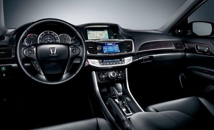 2013-Honda-Accord-Interior-Cockpit