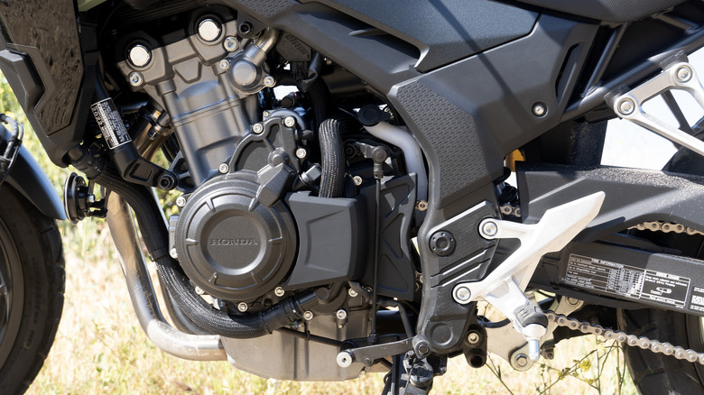 Honda CB500X engine and gear shifter