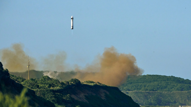 Honda's reusable rocket in the air seen from a distance