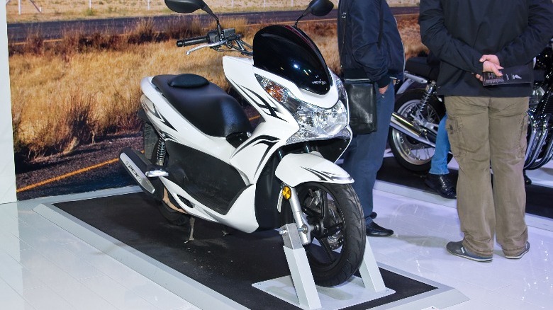 a white Honda PCX150