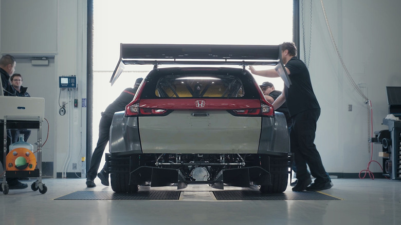 Honda CR-V hybrid race car
