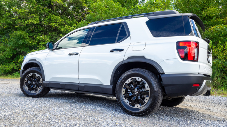 2026 Honda Passport rear profile view