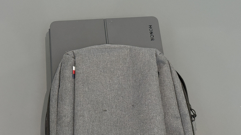 Honor MagicPad 3 in a shoulder bag