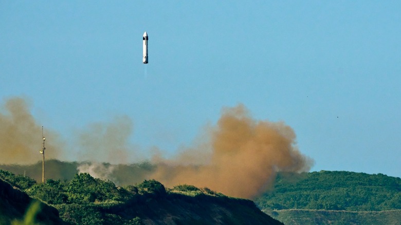 Long-distance photo of Honda's reusable rocket launch