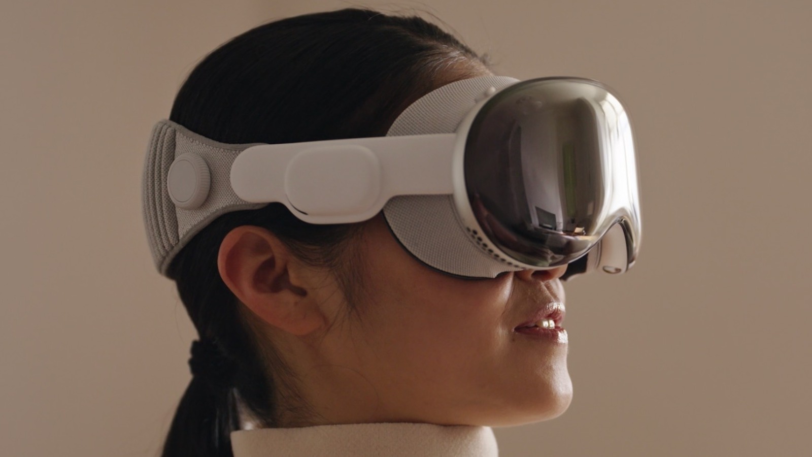 How Apple's Vision Pro Works With Prescription Glasses