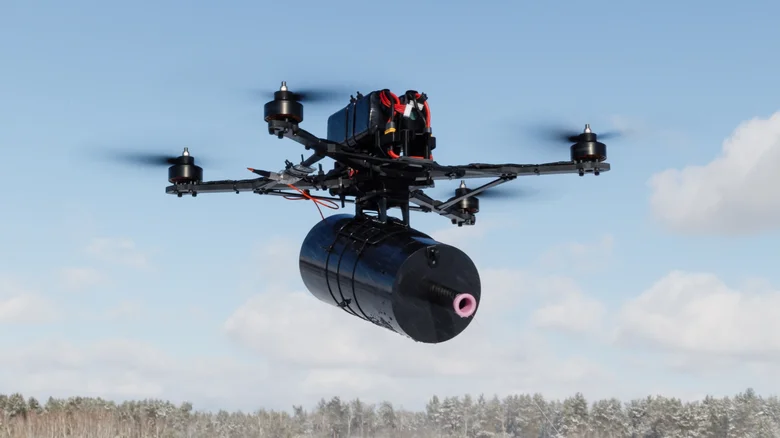 Хямд цэргийн дронууд олон сая долларын үнэтэй танкуудын айдас болж байна