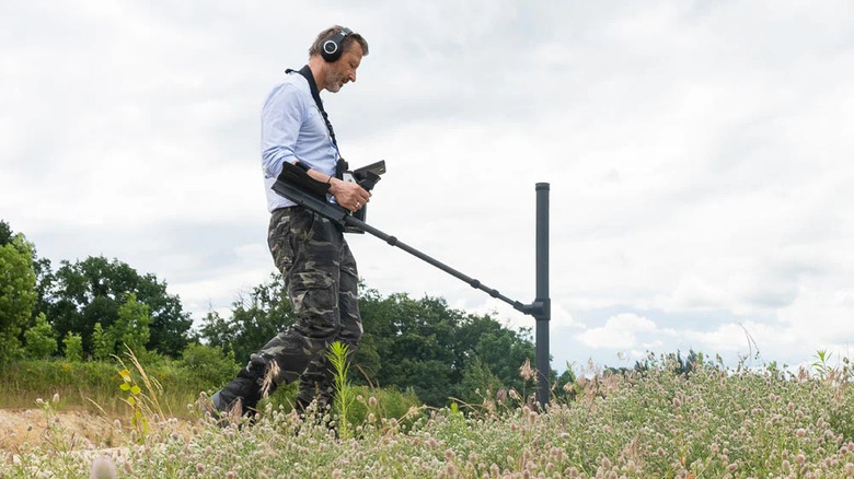 the OKM eXp 6000 Professional at work