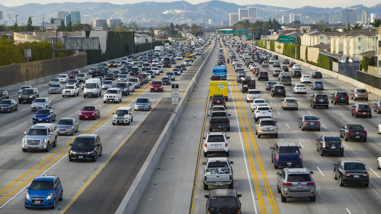 Heavy traffic on the 405 freeway in Los Angeles, CA