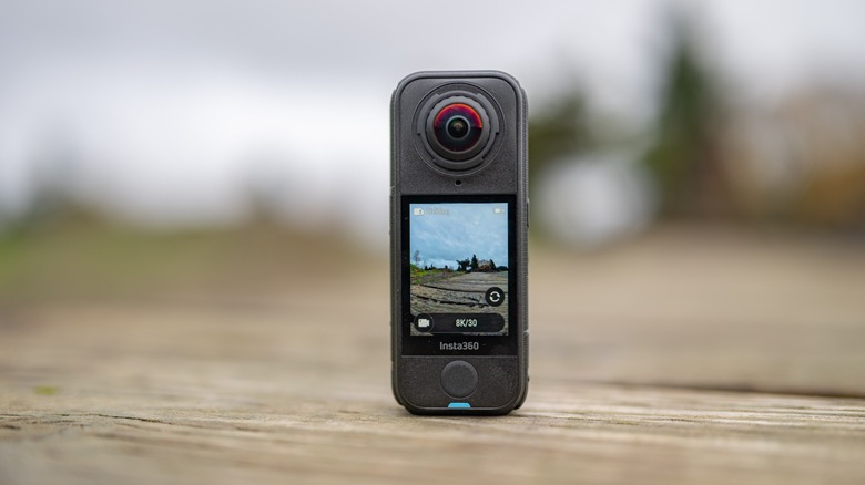The screen of the Insta360 X4 Air, with a bike ramp in the out of focus background.