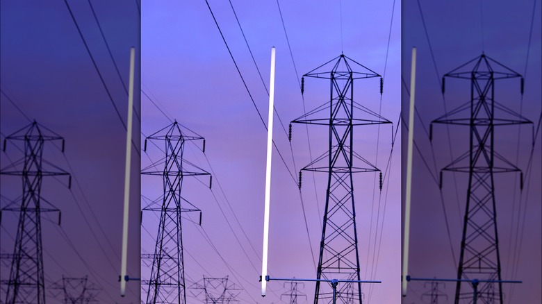 fluorescent bulb power lines capacitive coupling