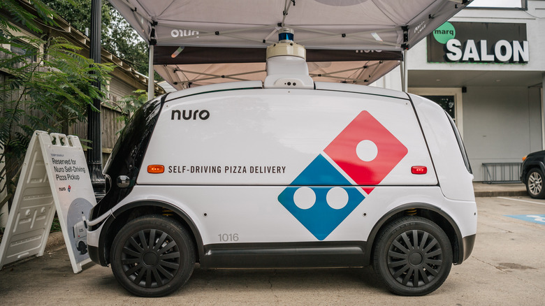 Nuro R2 Domino's driverless delivery vehicle