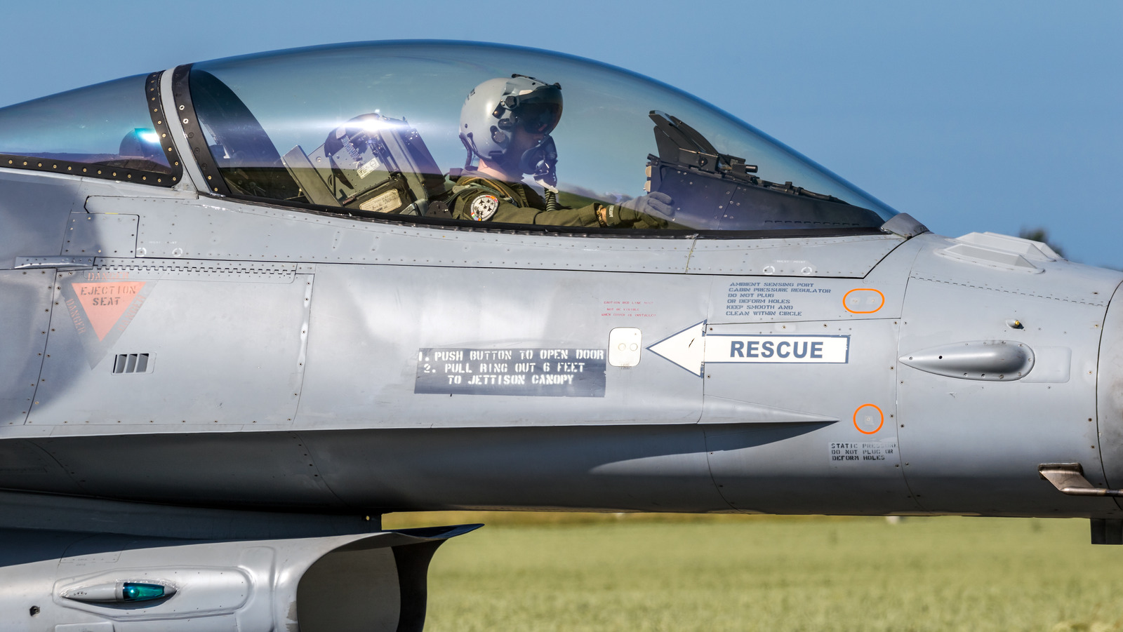 چگونه جت های جنگنده F-16 طی نزدیک به ۵۰ سال خدمت تکامل یافته اند