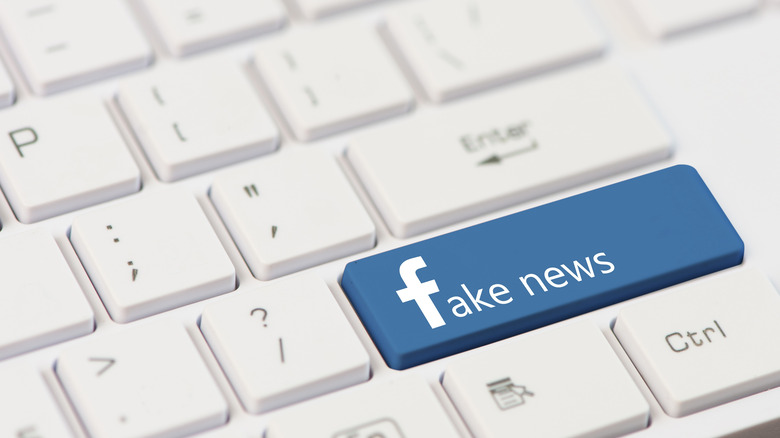 Keyboard fake news button