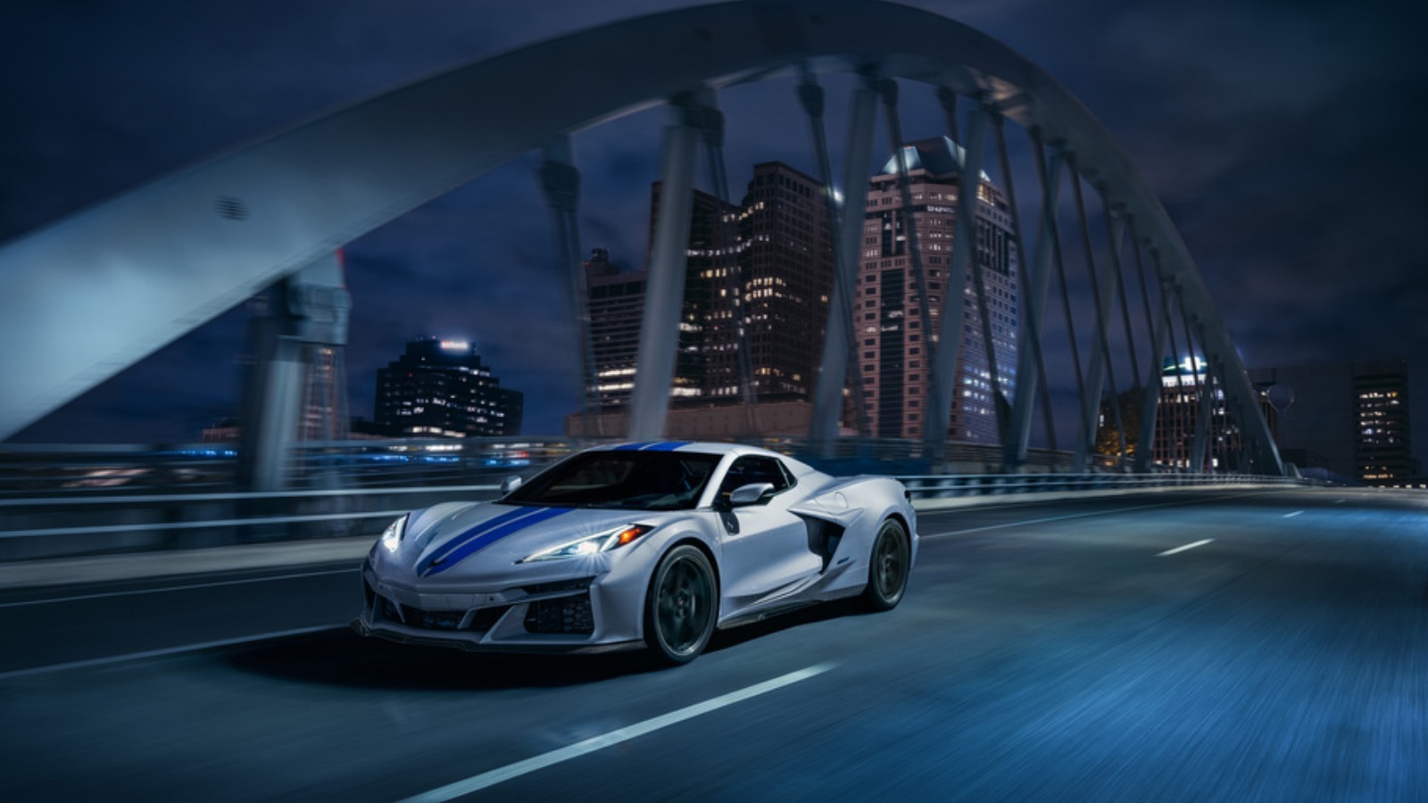 How Far Can The Corvette E-Ray Hybrid Drive On Electric Power Alone?