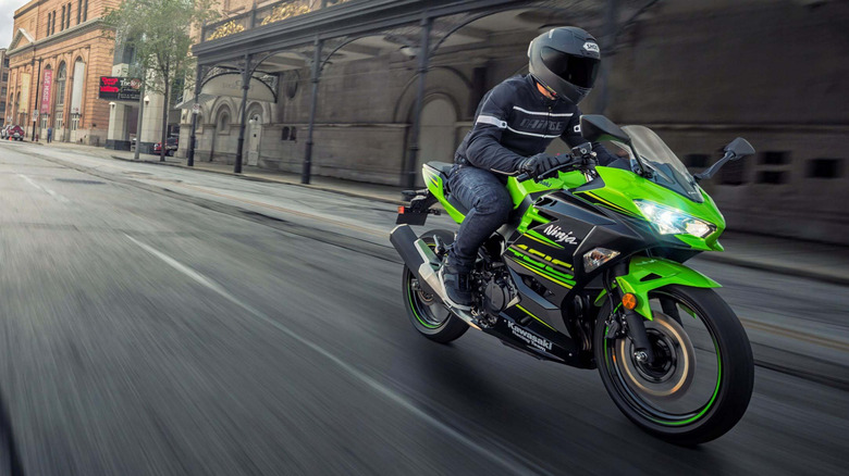 Kawasaki Ninja 400 on street