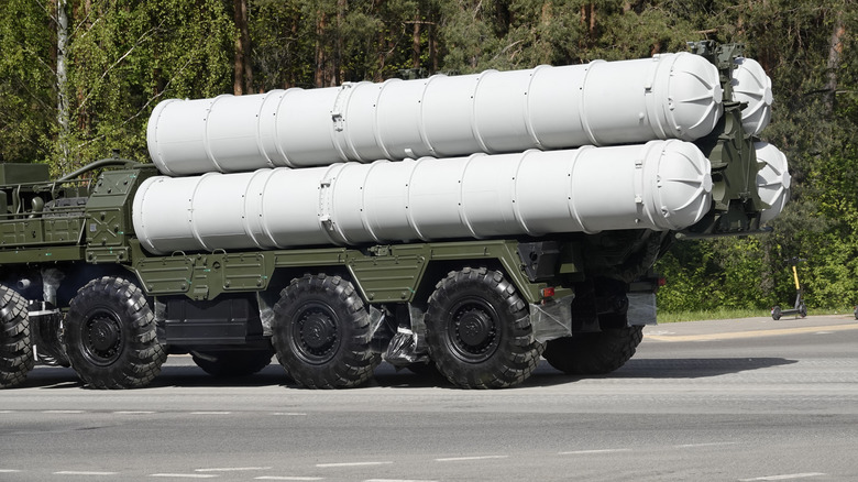 russian oreshnik missiles on a trailer