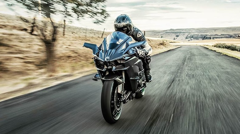 How Fast Is The Kawasaki Ninja H2R A Look At Its Top Speed And Acceleration Times