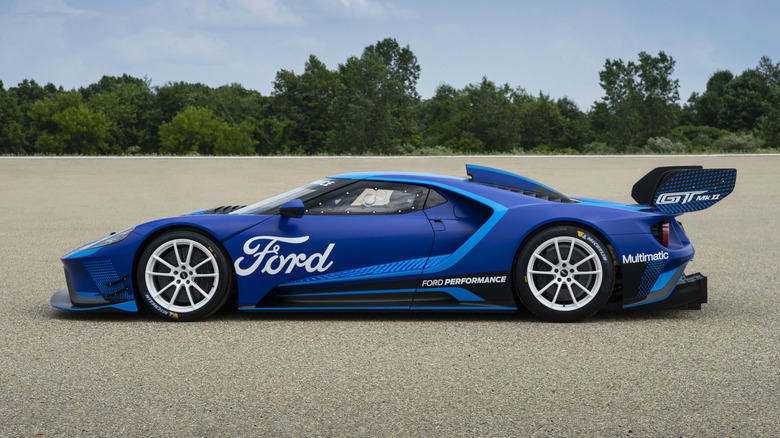 Ford GT profile