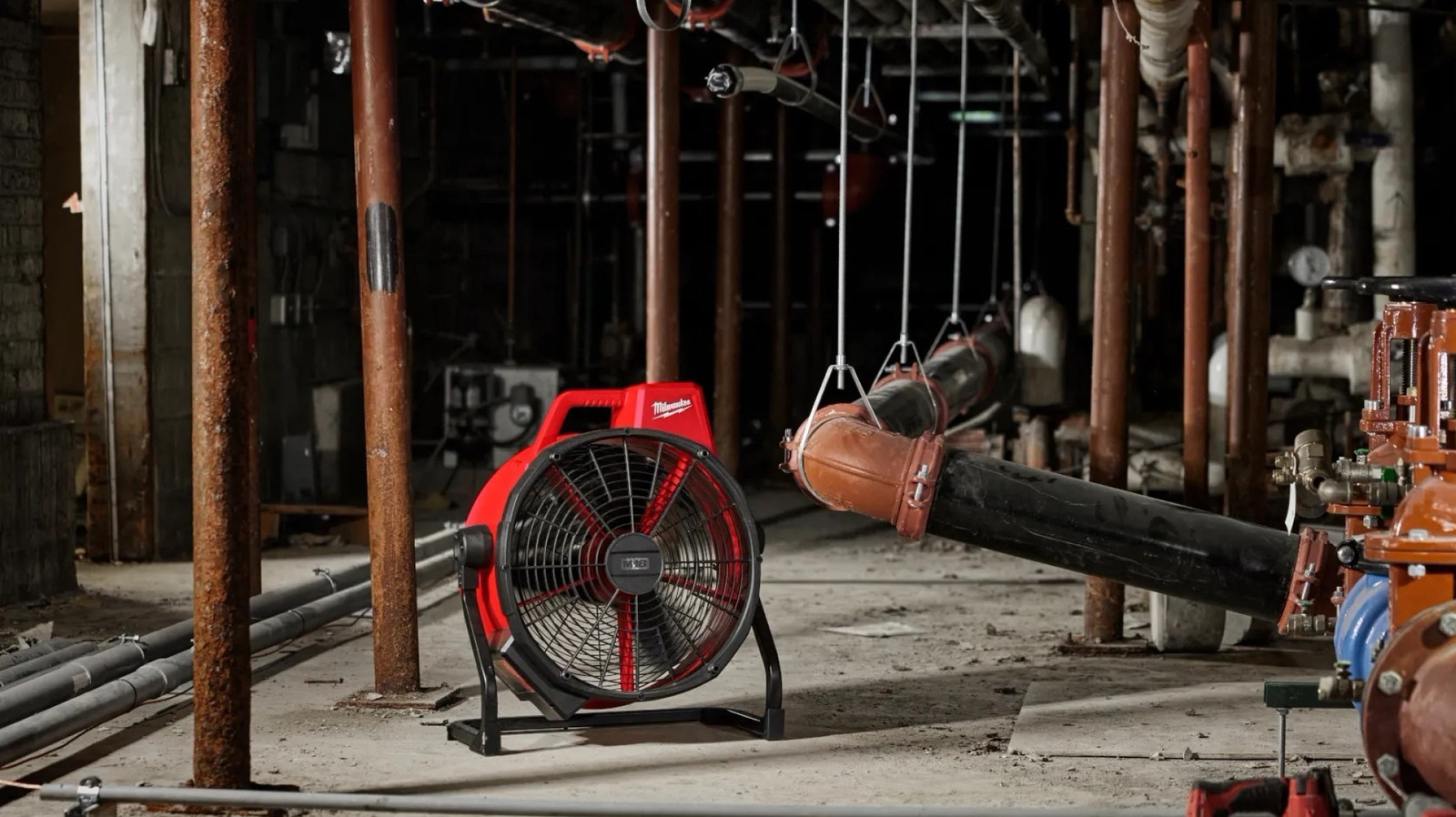 How Long Can Milwaukee's M18 Fans Run On A Single Charge?