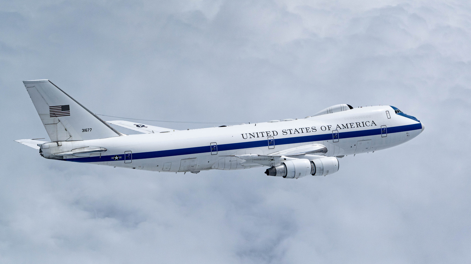 How Long Can The E-4B Doomsday Plane Stay Airborne?