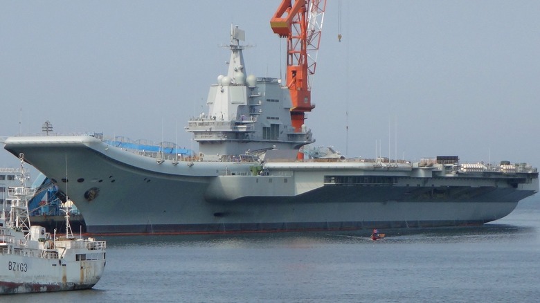 Aircraft Carrier Shandong (17) at port