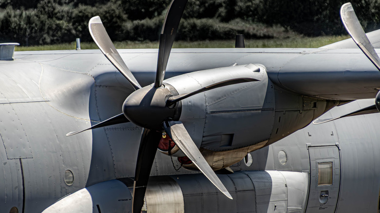 A Rolls-Royce AE 2100D3 turboprop engine mounted on the Wing of a C-130J-30